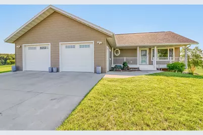 121 8th Street SE, Pelican Rapids, MN 56572 - Photo 1