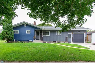 516 16th St S, Moorhead, MN 56560 - Photo 1