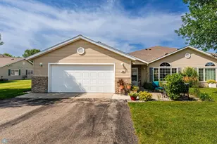 352 30th St N, Moorhead, MN 56560 - Photo 1