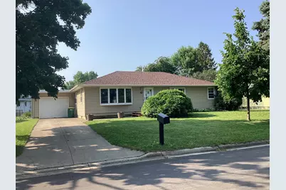 1018 Crestview Road, Albert Lea, MN 56007 - Photo 1