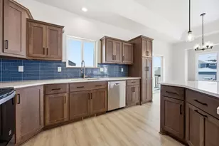 7494 Eagle Pointe Dr S, Fargo, ND 58104 - Photo 9