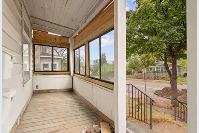 952 Western Avenue N, Saint Paul, MN 55117 - Photo 3