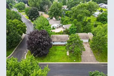 2047 Chambers Street, Maplewood, MN 55109 - Photo 1