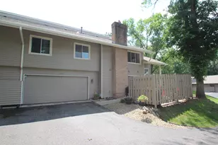 5304 Yorktown Ln N, Plymouth, MN 55442 - Photo 5