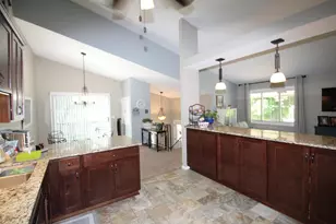 5304 Yorktown Ln N, Plymouth, MN 55442 - Photo 9