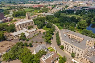 425 Oak Grove St, Minneapolis, MN 55403 - Photo 65