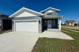 1852 44th Ave S, Moorhead, MN 56560 - Photo 1