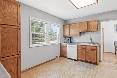 4760 Dominick Drive, Minnetonka, MN 55343 - Photo 5