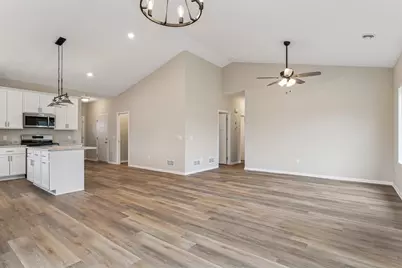 4905 Evergreen Drive N, Hugo, MN 55038 - Photo 5