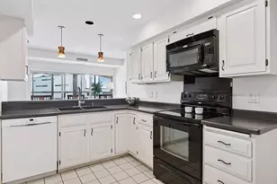 1201 Yale Pl, Minneapolis, MN 55403 - Photo 11