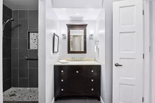 1201 Yale Pl, Minneapolis, MN 55403 - Photo 29