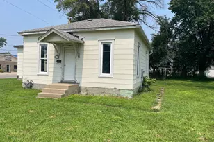 1212 9th Ave SW, Austin, MN 55912 - Photo 1