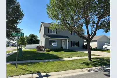 3055 32nd Avenue S, Moorhead, MN 56560 - Photo 1
