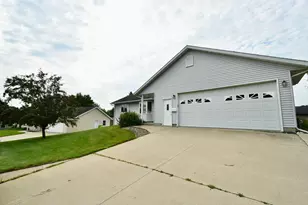 904 Marie Ln, Zumbrota, MN 55992 - Photo 3
