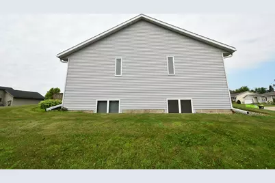 904 Marie Lane, Zumbrota, MN 55992 - Photo 5