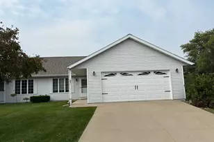 165 Orchard Manor Dr SE, Plainview, MN 55964 - Photo 1