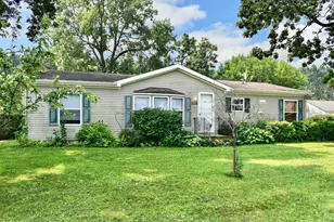 105 Wisconsin Ave, Cochrane, WI 54622 - Photo 1