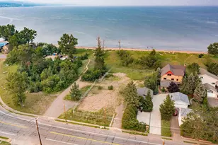 1301 S Lake Ave, Duluth, MN 55802 - Photo 1