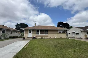 2051 Suburban Ave, Saint Paul, MN 55119 - Photo 1