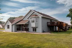 704 Pleasant View Ln, Litchfield, MN 55355 - Photo 5