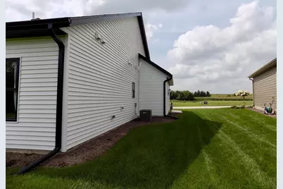 510 Kodiak Drive NW, Stewartville, MN 55976 - Photo 27