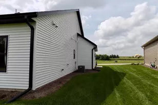 510 Kodiak Dr NW, Stewartville, MN 55976 - Photo 27