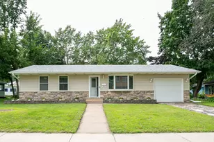 364 4th St N, Bayport, MN 55003 - Photo 1