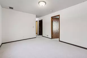 13910 Herald Ct, Apple Valley, MN 55124 - Photo 27