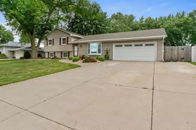 8120 77th Street S, Cottage Grove, MN 55016 - Photo 1