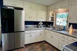 705 S 12th St, Olivia, MN 56277 - Photo 7