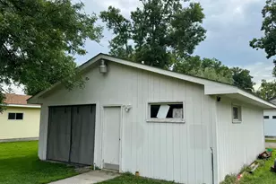 705 S 12th St, Olivia, MN 56277 - Photo 5