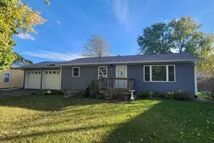 912 4th St SE, Pipestone, MN 56164 - Photo 1