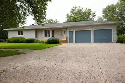 601 Lafayette Avenue S, Fulda, MN 56131 - Photo 1