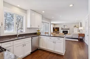 9145 Belvedere Dr, Eden Prairie, MN 55347 - Photo 5