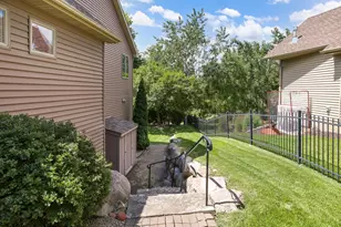 19081 Inndale Dr, Lakeville, MN 55044 - Photo 45