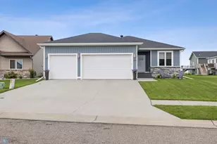 1015 46th Ave S, Moorhead, MN 56560 - Photo 1