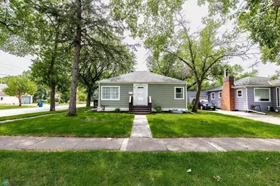 1337 4th Avenue S, Moorhead, MN 56560 - Photo 1