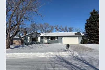 1614 S 27th Avenue S, Moorhead, MN 56560 - Photo 1