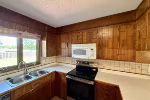 1614 S 27th Ave S, Moorhead, MN 56560 - Photo 3