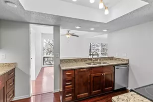 6105 Lincoln Dr, Edina, MN 55436 - Photo 5