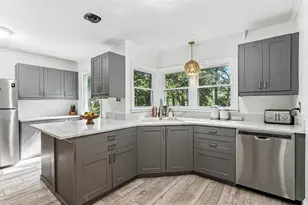 200 Jersey Ave N, Golden Valley, MN 55427 - Photo 1