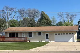 1805 10th Pl NE, Austin, MN 55912 - Photo 1