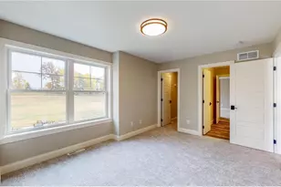 4044 Merriam Rd, Minnetonka, MN 55305 - Photo 9