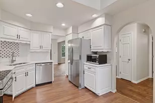 7406 Cahill Rd, Edina, MN 55439 - Photo 13