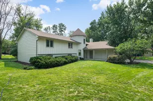 17015 N 30th Ave N, Plymouth, MN 55447 - Photo 1