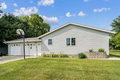 620 Ranchwood Drive, Bird Island, MN 55310 - Photo 1