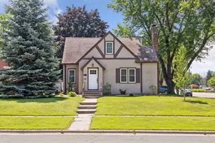 847 Park Ln, South Saint Paul, MN 55075 - Photo 1