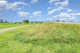 13472 W Freeway Dr, Columbus, MN 55038 - Photo 15