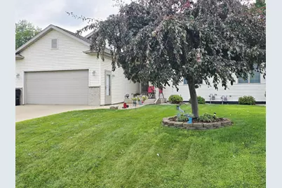 1612 17th Street SW, Austin, MN 55912 - Photo 1