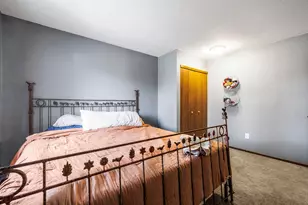 2028 Pathways Dr, Saint Paul, MN 55119 - Photo 17